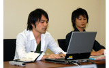 サービス統括部 企画1部 トップページ企画の西田修一氏（左）と安田健志氏（右）の画像