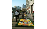 GWはバラの花びらで作った絵画に囲まれて光体験−新宿タカシマヤでインフィオラータ開催の画像