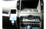 車載時の様子。フレキシブルアームでiPodをしっかりと固定するの画像