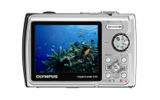 2.5型液晶を備える本体背面の画像
