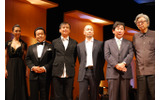 左から知花くらら、草野仁、堀井雄二、井上雄彦、杉田成道、山田洋次の画像