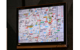 Yahoo! HD for AQUOSの地図情報。細いフォントでは横方向の線が見えなくなるなど問題があったためフォントも選択し直したというの画像