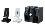 iPod用のオーディオ3製品(左から、ドックとスピーカー、アンプ)の画像