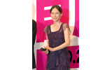 　竹内結子、宮沢りえ、中谷美紀、広末涼子ら、セクシーなドレスで登場し「第20回東京国際映画祭」を華やかに盛り上げた豪華女優の写真を紹介する。の画像