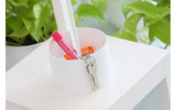 デザインオフィス「nendo」によるケータイスタンド（充電台）「phone-stand」の画像