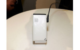 W61T。LISMO Videoにも対応するハイエンドモデル。2.8インチワイドQVGA有機ELディスプレイを搭載の画像