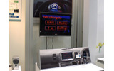 　本日から東京国際展示場（ビックサイト）で“IC CARD WORLD 2008”が開催されている。FeliCaワークショップのブースでは、ソニーが「FeliCaで変わるテレビライフ」と題したデモを行っていた。の画像