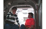 交信する土井宇宙飛行士の画像