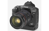 キヤノンのデジタル一眼レフカメラ「EOS-1D Mark II」が「EISA ヨーロピアン プロフェッショナルデジタルカメラ オブ ザ イヤー 2004-2005」を受賞した。の画像