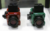 マミヤのカラフルな中判カメラ　PIE 2008の画像