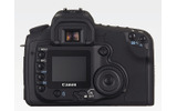 　キヤノンは、有効820万画素APS-Cサイズ（22.5×15.0mm）のCMOSを搭載し、毎秒5コマの連写が可能なデジタル一眼レフカメラ「EOS 20D」を9月下旬に発売する。の画像