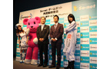 ヤンキーと萌え系女子にはさまれるソネットエンタテインメント社長の吉田憲一郎氏（左）とゲームポット社長の植田修平氏の画像