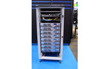 Isilon IQを8台納めたラック。上のスイッチに各クラスタストレージを接続するの画像