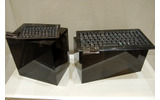 ポータブルBluetoothキーボード(左:参考出展)とBluetoothモバイルキーボード(右)の画像