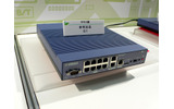 Interop Tokyo 2008のヤマハと住商情報システムのブースでは、3.5G携帯電話を回線に利用できる拠点間ルータ「G1」を展示している。の画像
