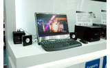キューブ型PC「SN78SH7」と薄型液晶「XP19」の画像