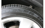 サイズは265/45 R21。21インチのホイール。自転車の車輪サイズと同じということの画像