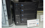 デモ機には容量2TBの外付けHDD「RHD4-UXE2.0」が接続され、録画が行われた。同社の概算では、8チャンネルの同時録画を24時間行った場合に必要なHDDはおよそ1.5TBと想定。2TBあれば、8チャンネルの番組を丸1日分撮り貯めておくことができる計算だの画像