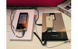 　WIRELESS JAPAN 2008のウィルコムブースでは、スマートフォン「WILLCOM 03」やUMPC「WILLCOM D4」などの端末を展示し、誰でも触れるようになっている。の画像
