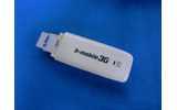 日本通信は6日、HSDPAを用いたモバイルデータ通信サービス「b-mobile3G」を7日から開始すると発表した。b-mobile3Gは、NTTドコモのFOMA網を利用したMVNO型のサービスだ。の画像