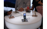 店内に並ぶ第4世代iPod nanoの画像