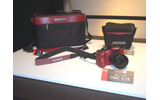 本体のLUMIX DMC-G1とアクセサリーの画像
