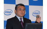 　インテルは16日、ハイエンドサーバ向けのCPU「インテル Xeon プロセッサ 7400番台」（開発コード：Dunnington）を発表した。7モデルを用意し、コアは6つまたは4つ、動作周波数は2.66GHzから2.13GHz、3次キャッシュは8Mバイトから16Mバイトとなっている。の画像