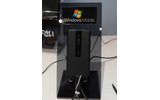 CEATEC JAPAN 2008では、数多くのスマートフォンが展示されている。中でもWindows Mobile 6.1を搭載したイー・モバイル向けの「Touch Diamond」(HTC製)が注目だ。の画像