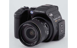 DiMAGE A200。光学7倍ズーム、手ブレ補正機構（CCDシフト方式）、回転液晶機構を搭載するの画像