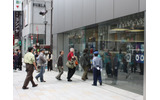 開店と同時に店内への画像