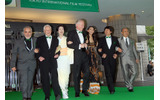 審査員セザール・シャローン＆マイケル・グラスコフ＆檀ふみ＆ジョン・ヴォイト＆杏＆フォ・ジェンチー＆高田宏治（下手から順に）の画像