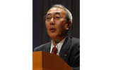 　「お客様との接点を大事に」。30日、NTTコミュニケーションズのプライベートイベント「NTT Communications Forum 2008」にて、和才博美社長による基調講演「持続的成長のエンジン　—The Positive ICT—」が行われた。の画像