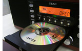 トレイタイプのCDレコーダードライブの画像