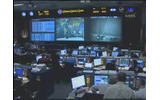 NASA TVは、宇宙ステーションとのドッキングを解除したエンデバーの様子を中継した。軌道を飛行するシャトルの下には、地球がはっきりとうつっていた。の画像