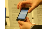 iPhone 3GによるFMCのデモ:写真ではわからないが、着信番号は内線番号になるの画像