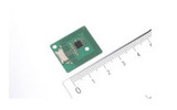 　ソニーは15日、非接触ICカード技術“FeliCa”の新しい製品群として、電子機器組み込み用無線インターフェイスモジュール“FeliCa Plug”、およびカード以外のさまざまな形状でも利用できる“FeliCa Lite”ICカードチップを発表した。の画像