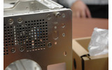 ShuttleのPCは、S/PDIF端子などを楽に追加できるよう、ケースにあらかじめ追加スペースが確保されていますの画像