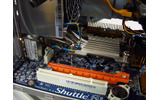 拡張スロットはPCI、PCI Express(x16)がそれぞれ1スロットずつの画像