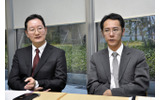インタビューに答える教育指導本部の石井篤氏（左）と指導サポートセンターの岡田稔啓氏（右）の画像