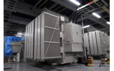 66kV、25,000kAを受電するための変圧器。こちらも2系統用意しており、手前と奥は同じだの画像