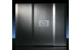 Z800の側面、ヘアライン仕上げのアルミ製一枚板を使用の画像