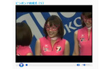 ベネチアンマスクをつけて登場の画像