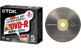 　TDKは、8倍速記録対応の録画用/データ用DVD-R「UVガード超硬」、6倍速記録対応のデータ用DVD-RW、2倍速記録対応の録画用/データ用DVD-RWカラー、2倍速記録・インクジェットプリンタ対応の録画用DVD-RWを発売する。の画像