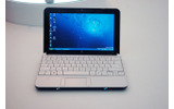 　北京のプレスイベントで公開された「HP Mini 110」。前回は3色のうちPink Chicを紹介したが、今回はWhite Swirlを紹介する。の画像
