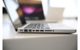 15型/13型はUSB×2、SDメモリーカードスロットなどを装備の画像