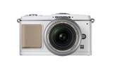 M.ZUIKO DIGITAL ED 14-42mm F3.5 5.6装着図（ホワイト）の画像
