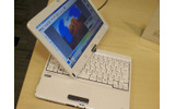 富士通は13日、MTシリーズの新製品として、Windows 7 Home Premiumを搭載しタッチ機能に対応したタブレット型パソコン「MT/E50」を発表した。の画像