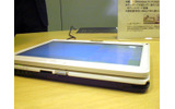 富士通は13日、MTシリーズの新製品として、Windows 7 Home Premiumを搭載しタッチ機能に対応したタブレット型パソコン「MT/E50」を発表した。の画像