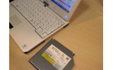 富士通は13日、MTシリーズの新製品として、Windows 7 Home Premiumを搭載しタッチ機能に対応したタブレット型パソコン「MT/E50」を発表した。の画像
