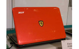 フェラーリとのコラボモデル「Ferrari One」の画像
